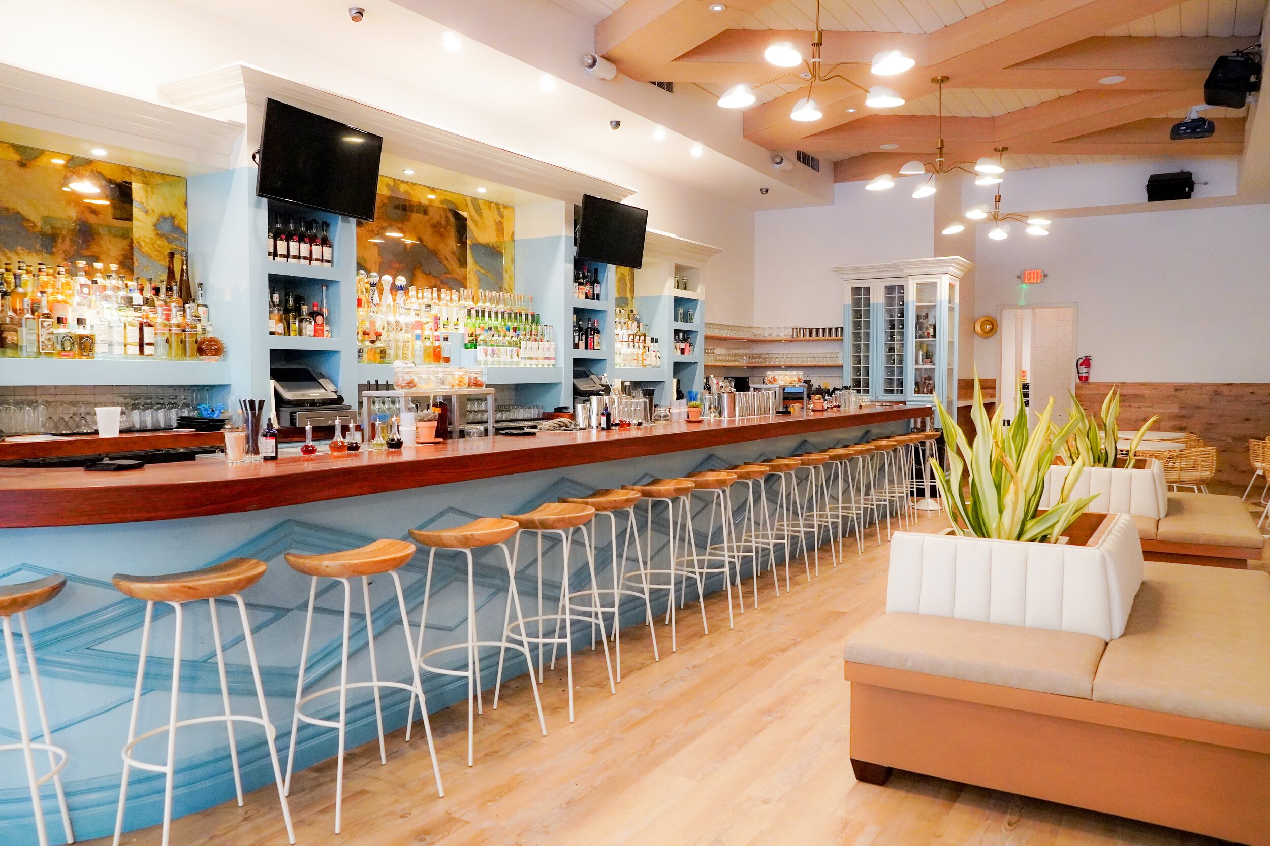Interior - Bar 2.jpg